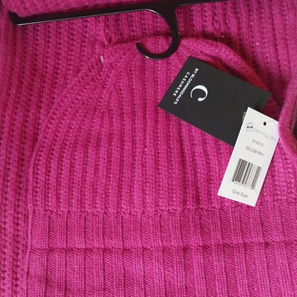 C by Bloomingdale's 100% Cashmere Rib Knit Scarf and Hat Set - Exclusive Bloomin - Picture 6 of 6